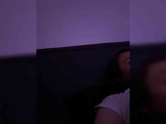 RozyElle webcam