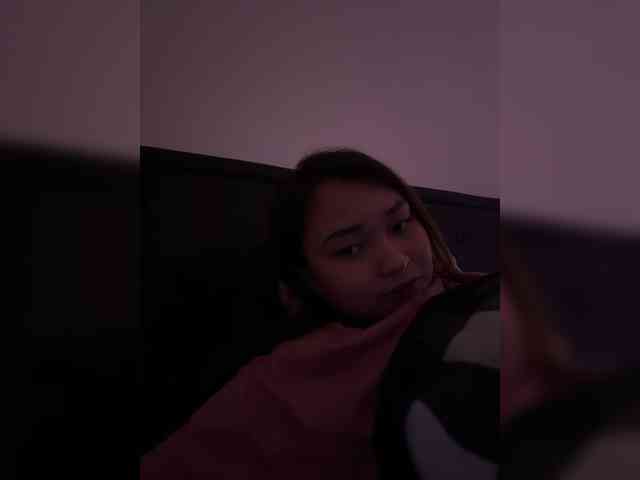 RozyElle webcam