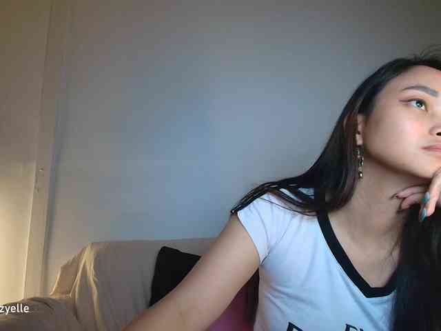 RozyElle webcam