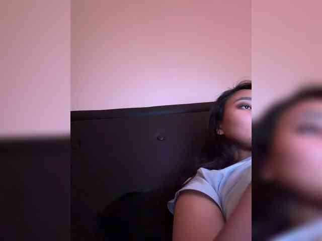 RozyElle webcam