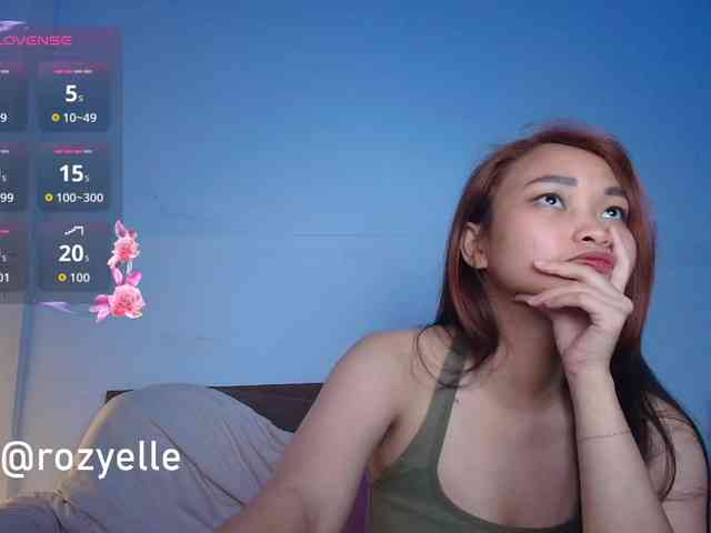 RozyElle webcam
