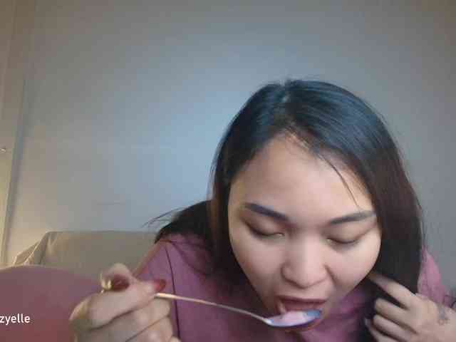 RozyElle webcam