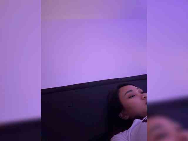 RozyElle webcam