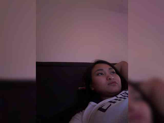 RozyElle webcam