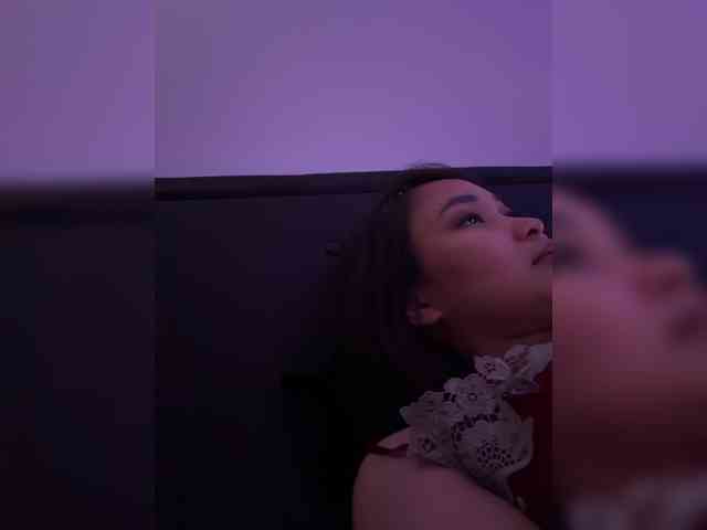 RozyElle webcam