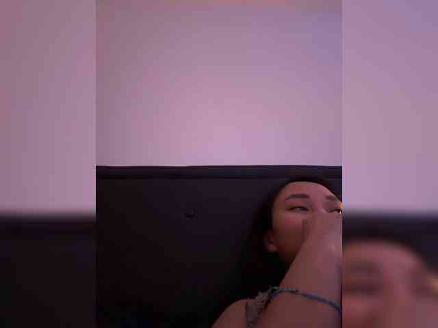 RozyElle webcam