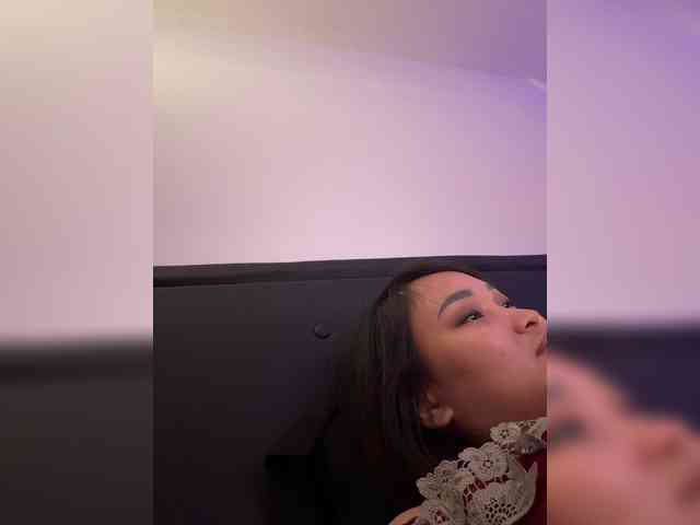 RozyElle webcam