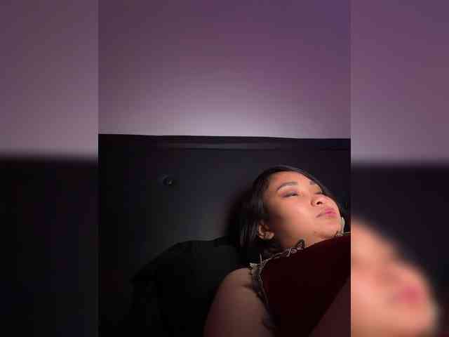 RozyElle webcam
