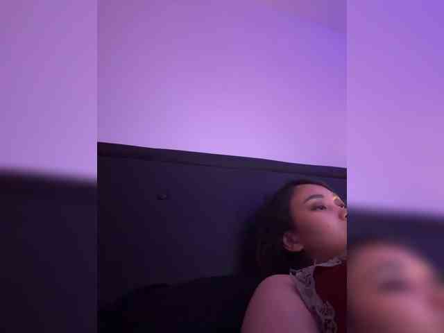 RozyElle webcam
