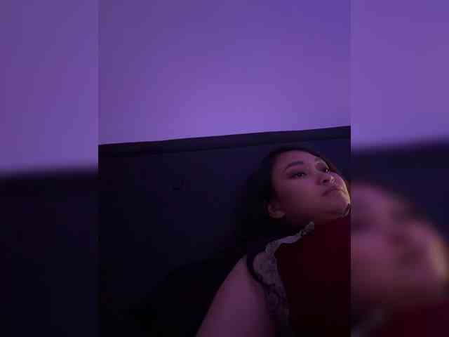 RozyElle webcam