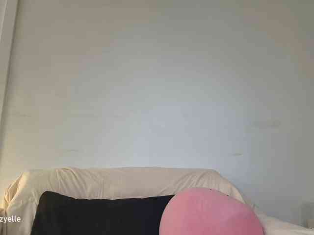 RozyElle webcam