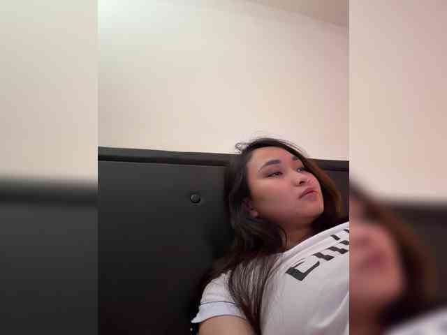 RozyElle webcam