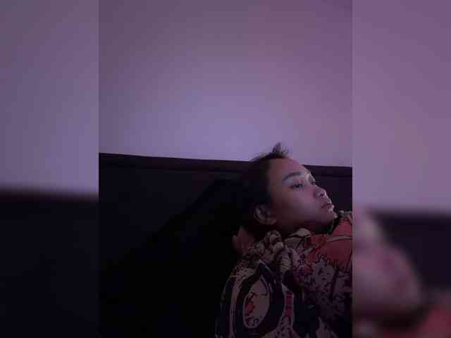 RozyElle webcam