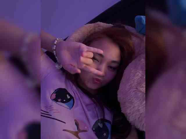 RozyElle webcam