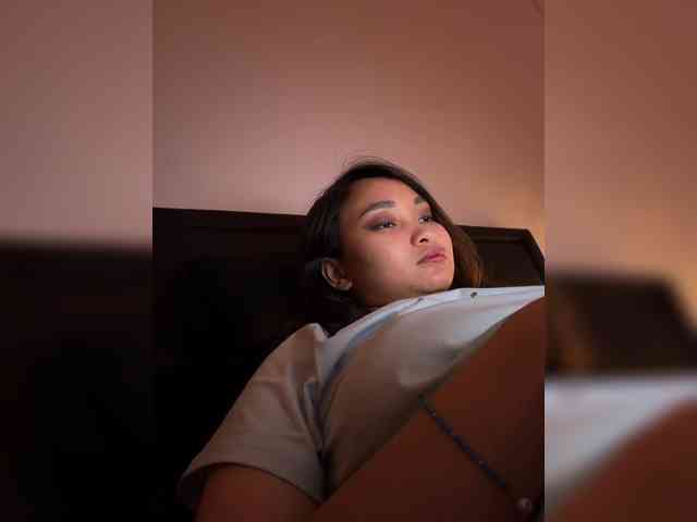RozyElle webcam
