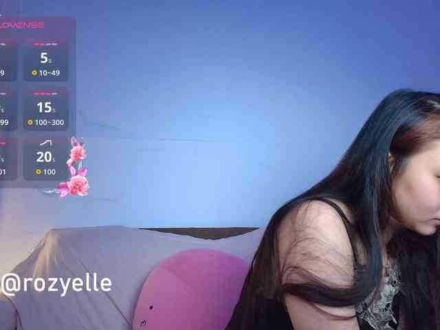 RozyElle webcam