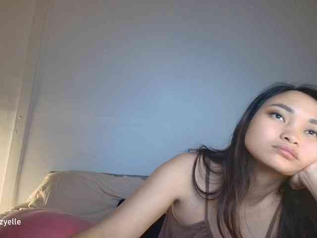 RozyElle webcam