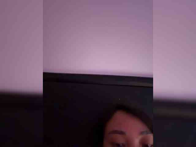 RozyElle webcam