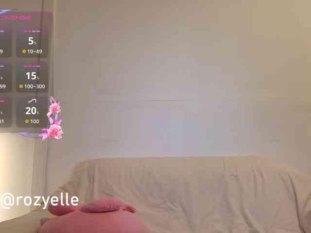 RozyElle webcam