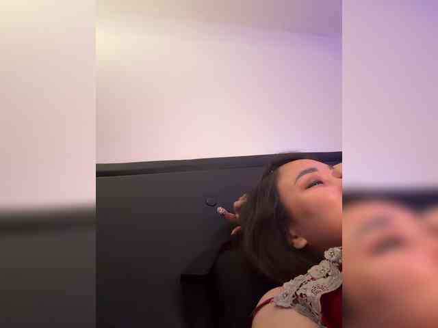 RozyElle webcam