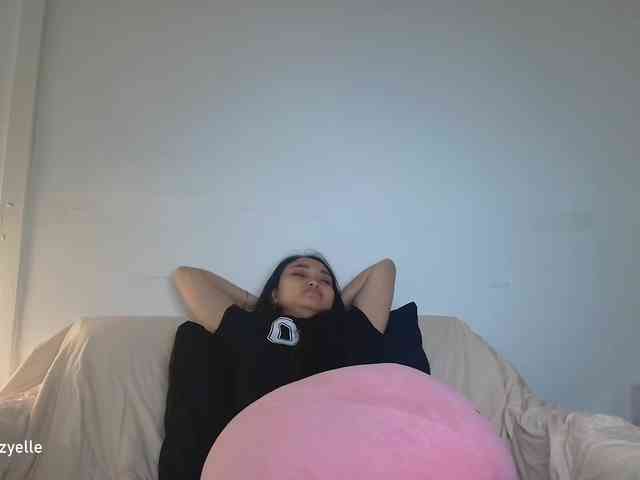RozyElle webcam