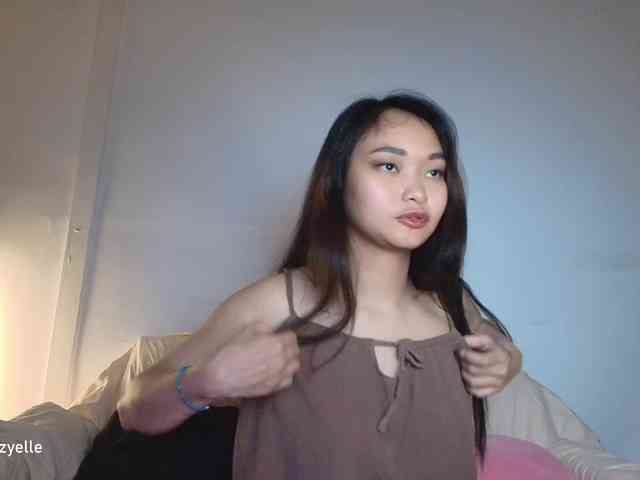 RozyElle webcam