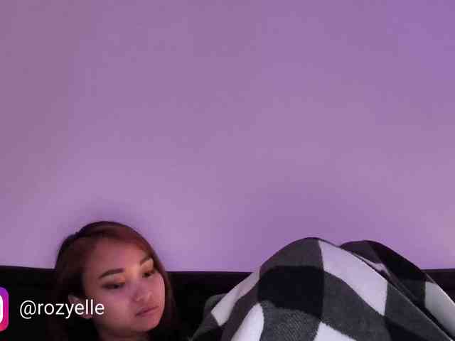 RozyElle webcam