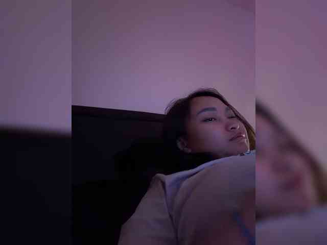 RozyElle webcam