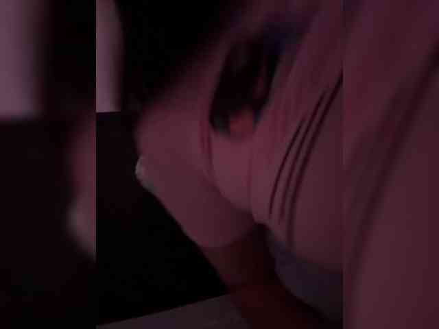 RozyElle webcam