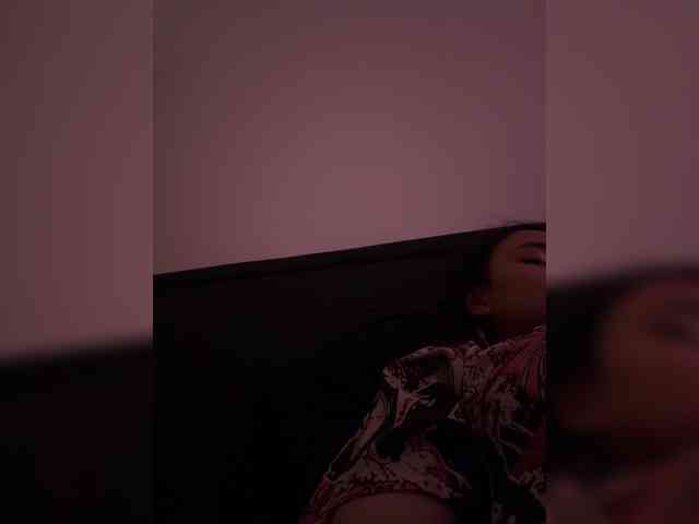 RozyElle webcam