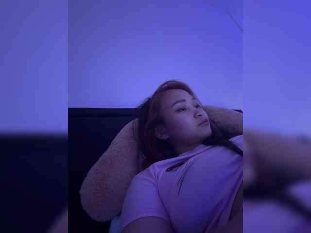 RozyElle webcam
