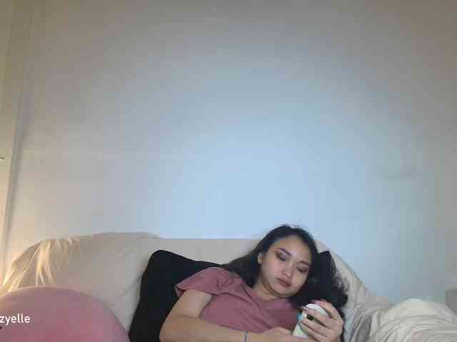 RozyElle webcam
