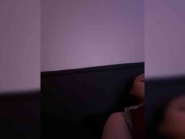 RozyElle webcam