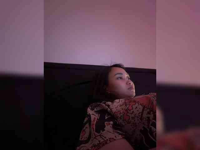 RozyElle webcam