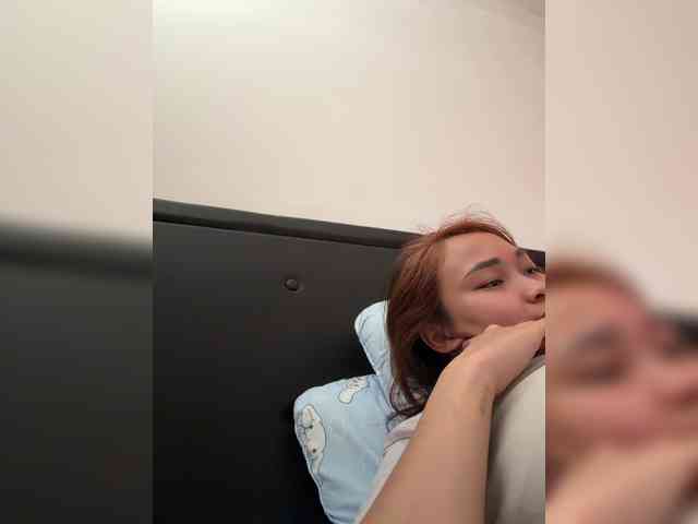 RozyElle webcam