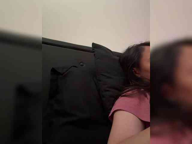 RozyElle webcam