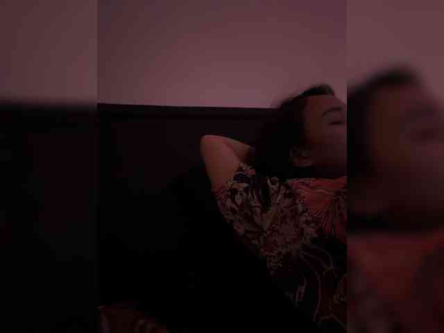 RozyElle webcam