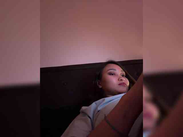 RozyElle webcam