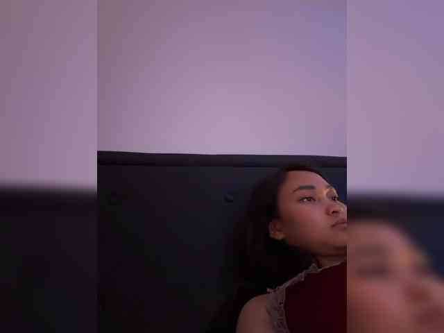 RozyElle webcam