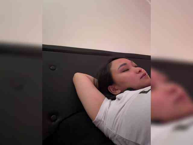 RozyElle webcam