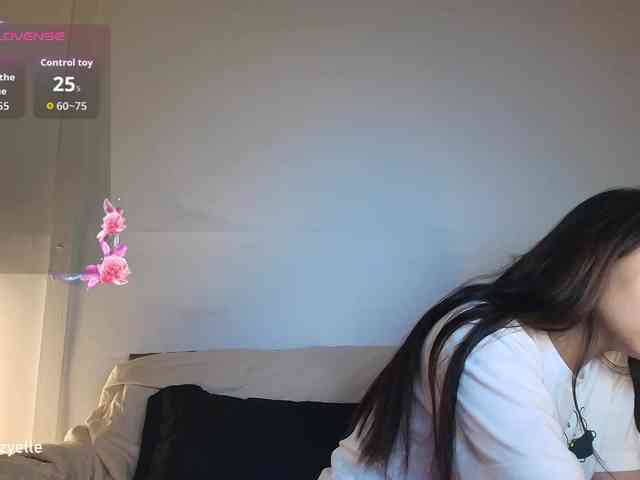 RozyElle webcam