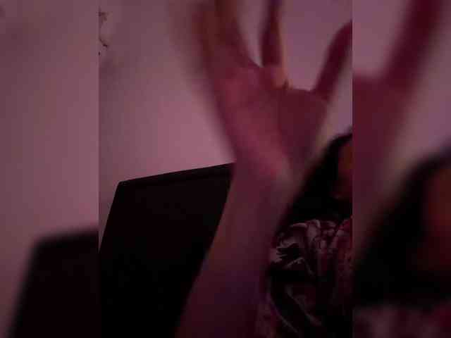 RozyElle webcam