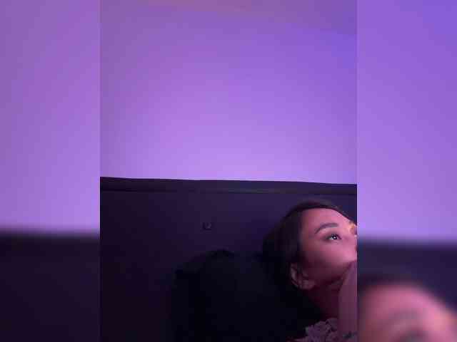 RozyElle webcam