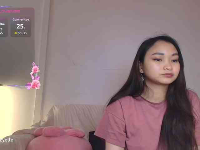RozyElle webcam
