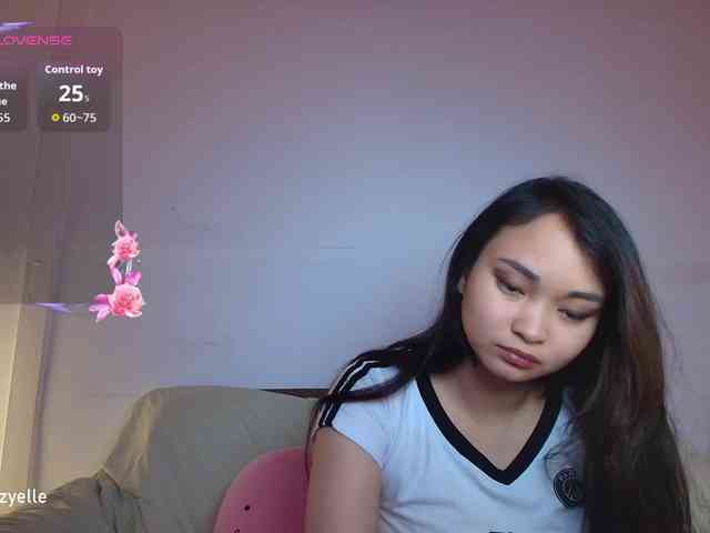 RozyElle webcam