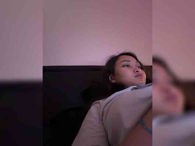 RozyElle webcam