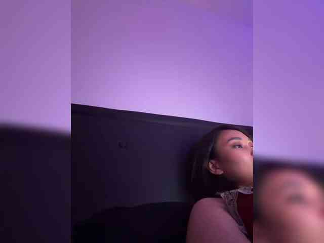 RozyElle webcam