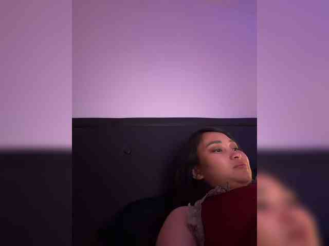 RozyElle webcam