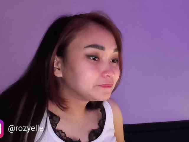 RozyElle webcam