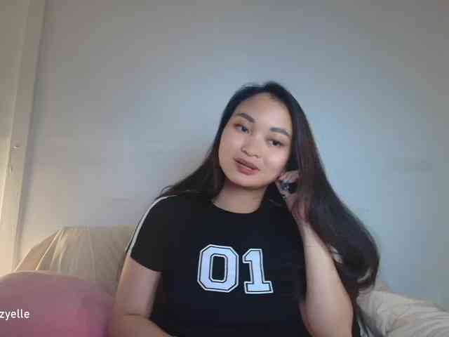 RozyElle webcam